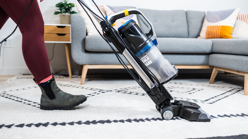 eureka quickshift omniverse neu801bl - the omniverse is a nice compact alternative to other bigger upright...