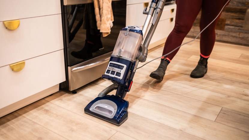 upright vacuum - the shark navigator lift away deluxe nv360 is one of the best...
