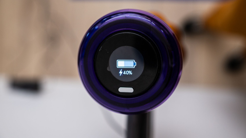 dyson v12 slim - because this model is slim, it doesn&#039;t have a big enough battery...