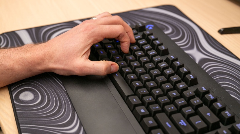 gaming keyboard - the logitech g213 prodigy is an affordable membrane keyboard that...