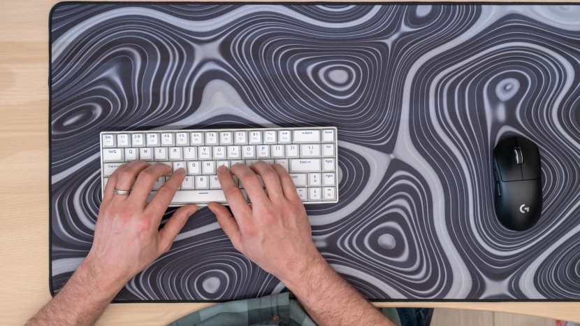 magegee portable 60% - blue whale switch - typing on the magegee portable is less than ideal, at least without...