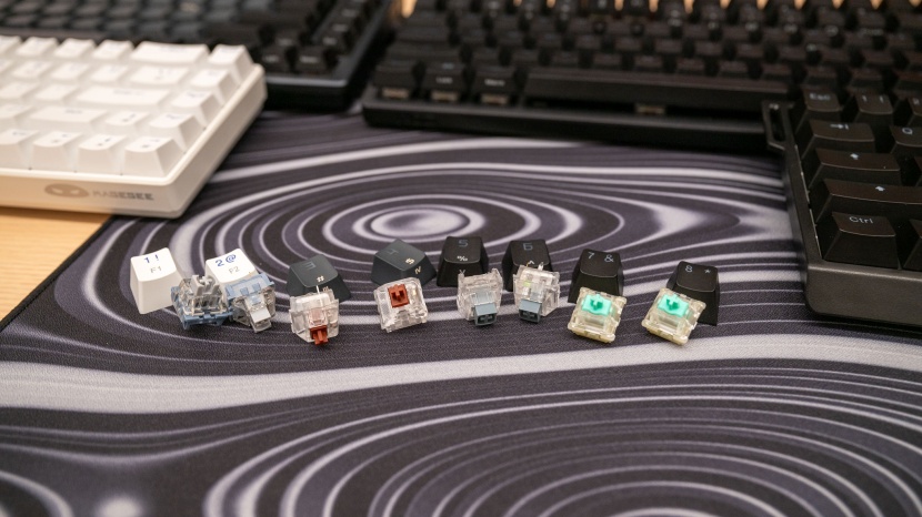 gaming keyboard - we made note of those that had customizable options.