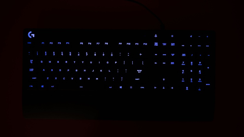 logitech g213 prodigy - there is no risk of the prodigy blinding you, even in the darkest...