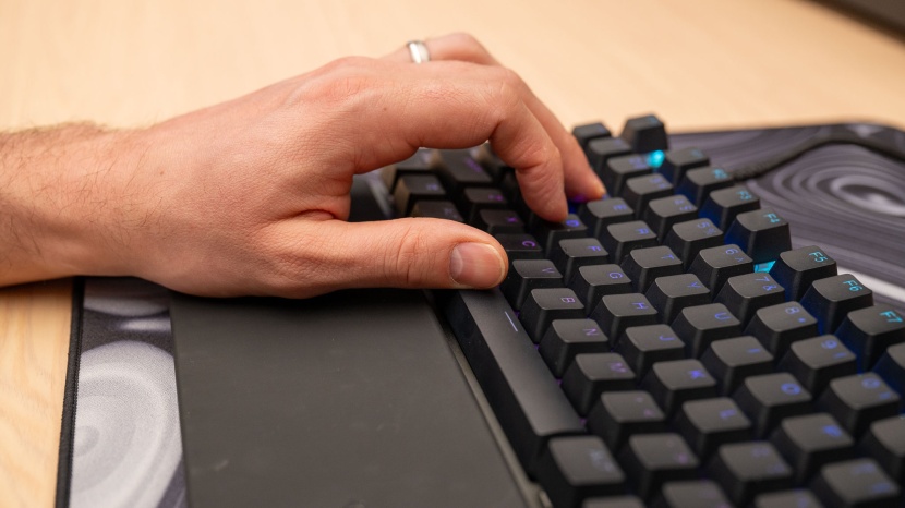 gaming keyboard - steelseries sets itself apart by generously bundling a splendid palm...