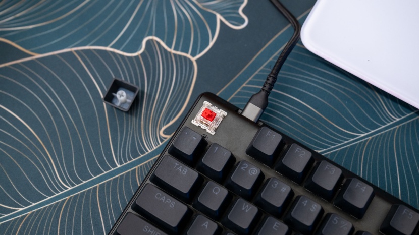 gaming keyboard - under the hood of the steelseries apex pro gen 3 with its swappable...