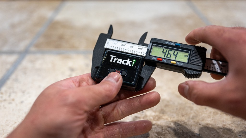 tracki gps - you can set the tracki&#039;s two blank buttons to send an email or text...