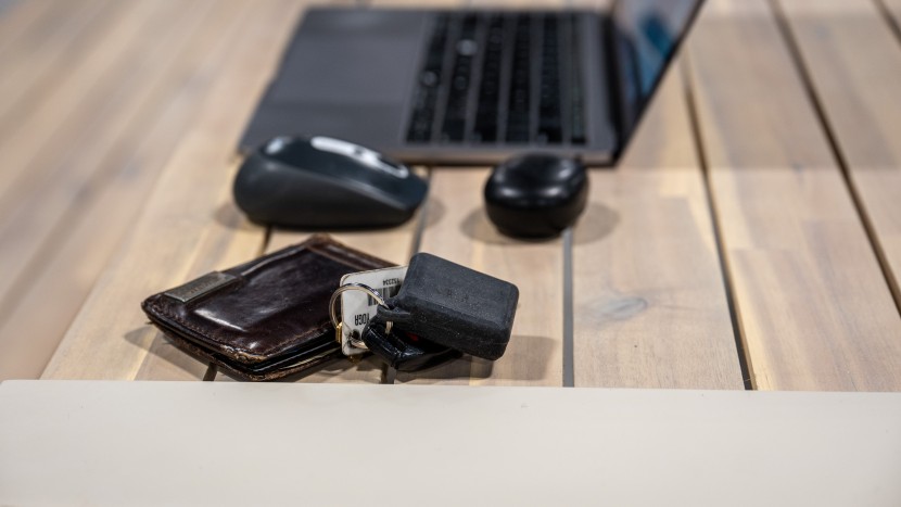 tracki gps - the tracki gps could nearly double the size of your keys.