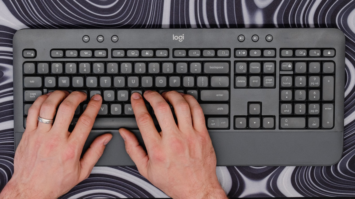 Logitech Signature K650 Review