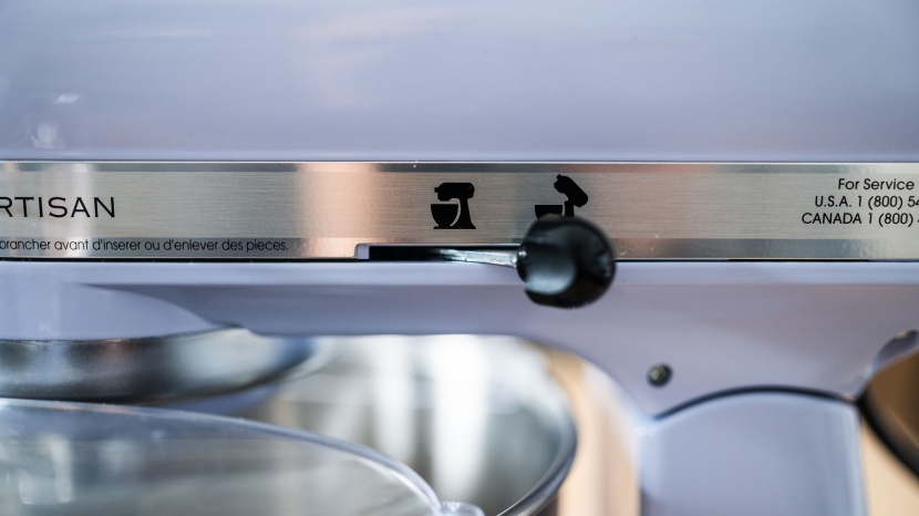 kitchenaid artisan stand mixer - the artisan is incredibly intuitive to use.