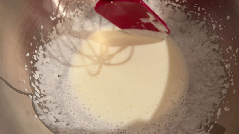 aucma 6.5qt - the aucma took a long time to whip and even at the end, we found...