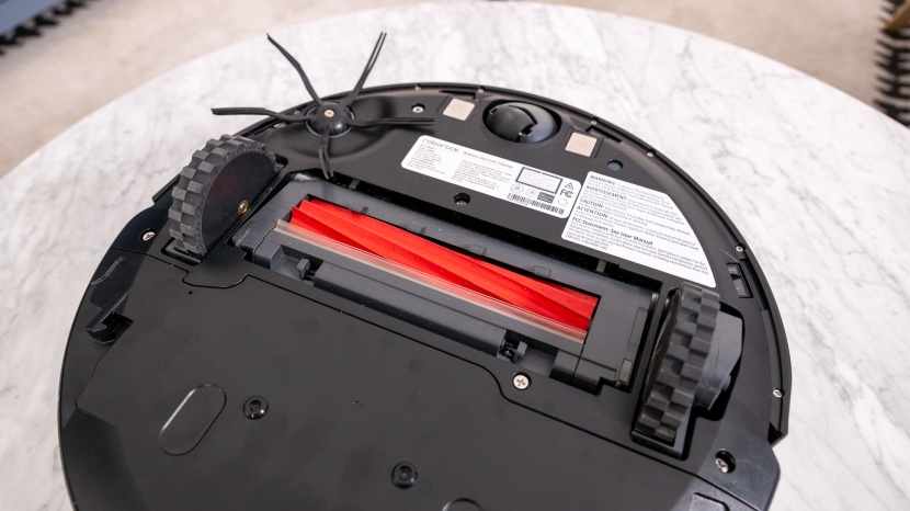 an unassuming underside, but that red roller is the secret to the...