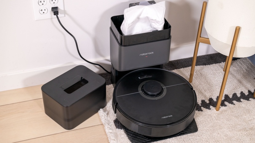 roborock q7 max+ - changing the dust collection bin in the auto-emptying tower dock is...