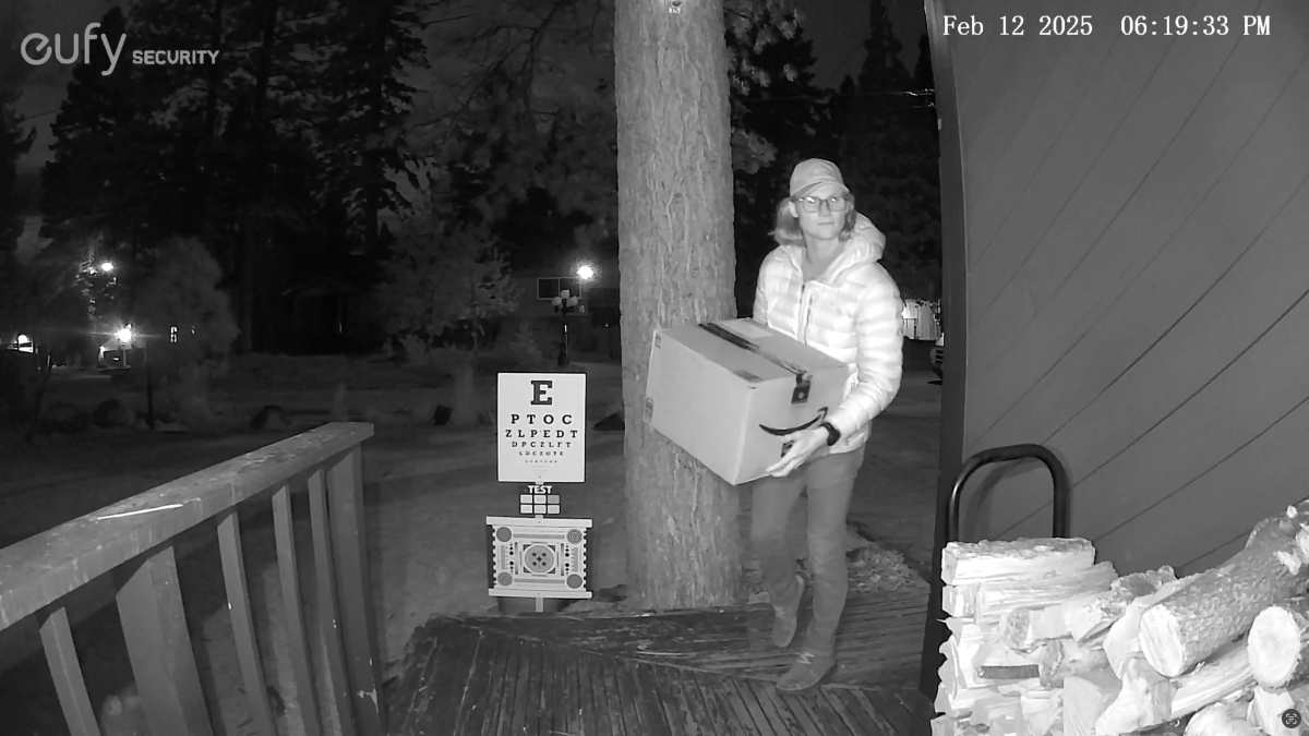 Eufy Indoor Cam E220