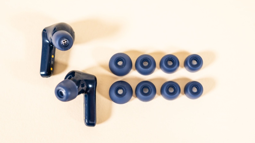 earfun air pro 4 - five eartips on the earfun help ensure a secure fit.