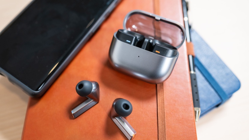 samsung galaxy buds3 pro - we had to recharge the galaxy mid-day to make it through work.