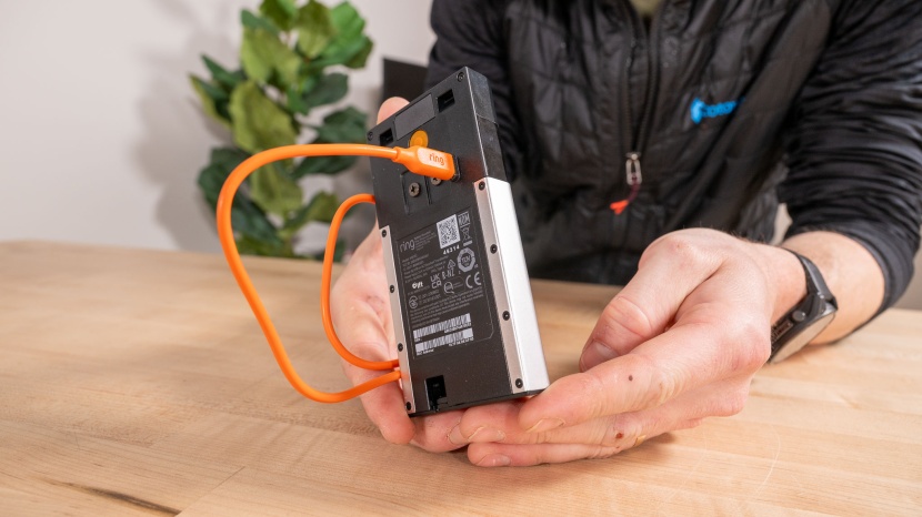 ring battery doorbell - the ring battery doorbell has a built-in rechargeable battery with a...