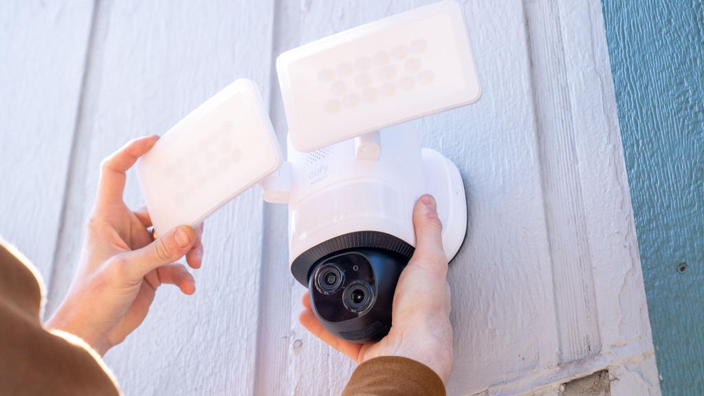Eufy Security E340 Floodlight Camera - Outdoor Pan & Tilt Dual Cam, Weatherproof