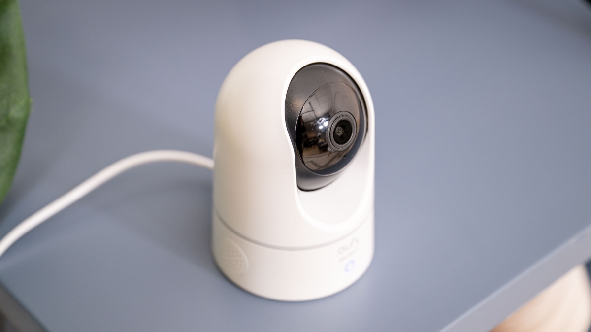 Eufy Indoor Cam E220 Review (An affordable 2K camera that is unfortunately limited to indoor use.)