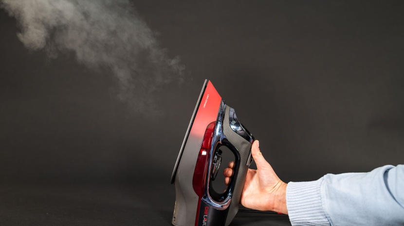 chi lava 13113 - the steam output on the chi lava is strong and consistent.