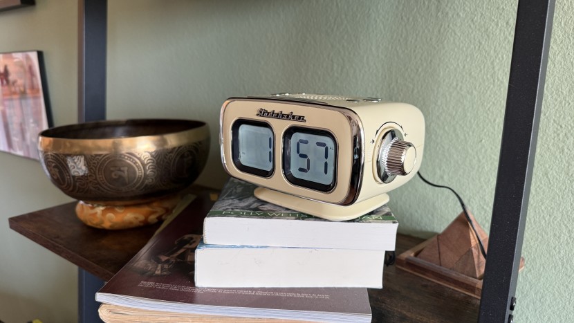 clock radio - the studebaker features a retro design and a dimmable, large text...