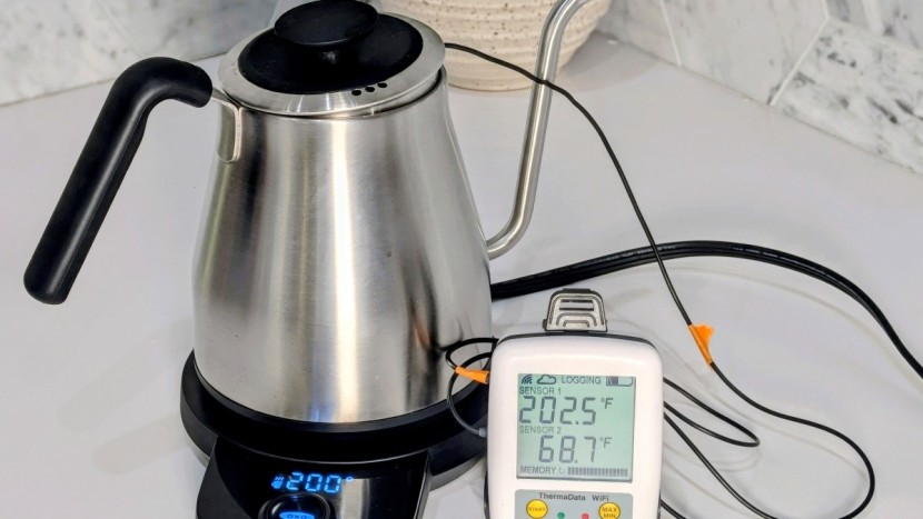 oxo brew gooseneck - right in like with our other tests, the oxo brew is 2.5 degrees...