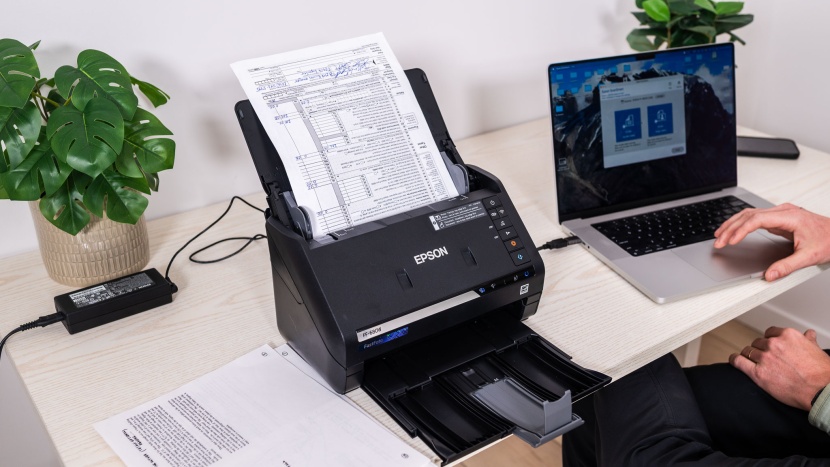 scanner - the epson fastfoto ff-680w has an autofeeder and paper tray that i...