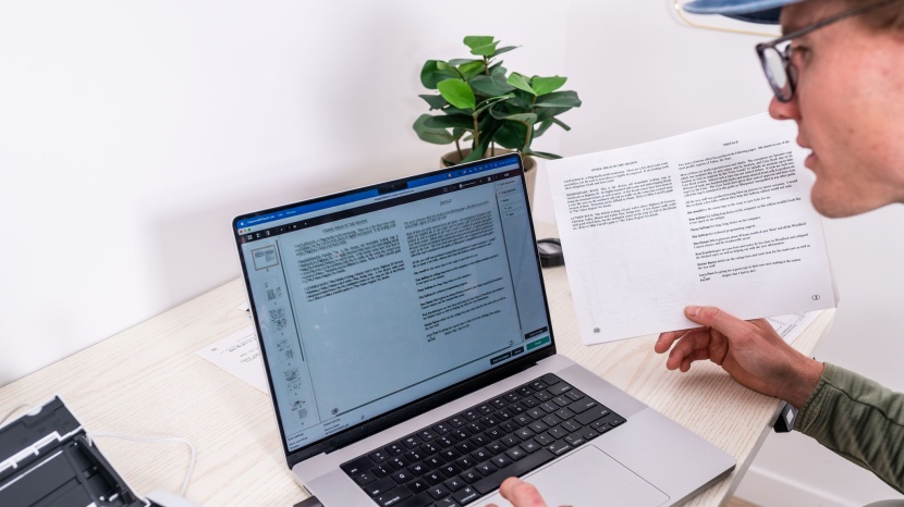 canon imageformula r10 - the r10 recreates black text and colored ink very well, though it...