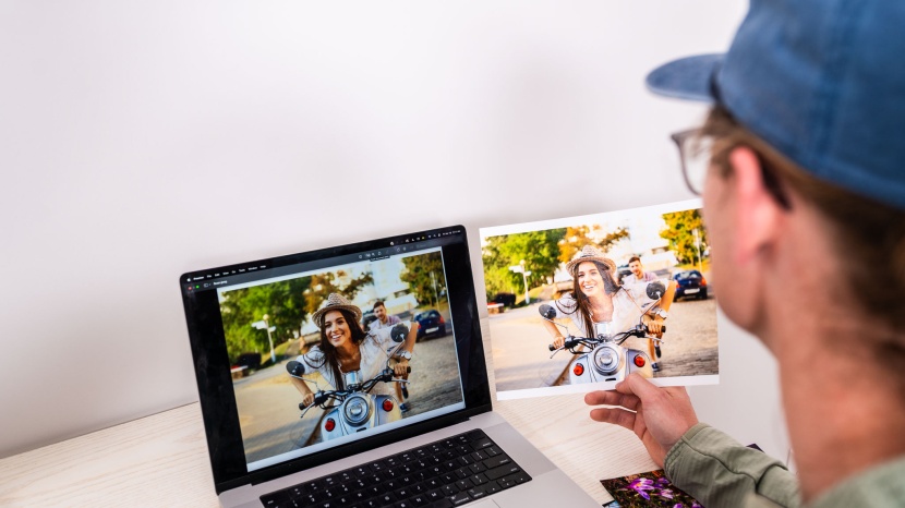 epson perfection v600 - the epson v600 preserves photo quality and makes it easy to touch up...