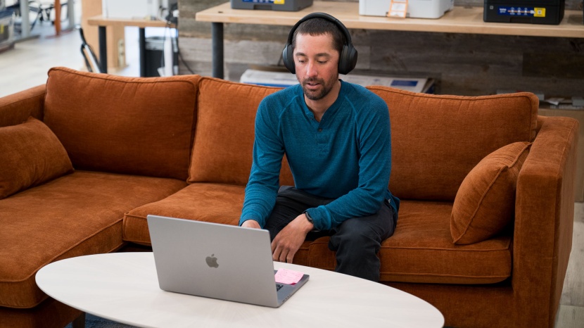 sony wh-1000xm4 - the wh-1000xm4 has good call quality in quiet places, but struggles...