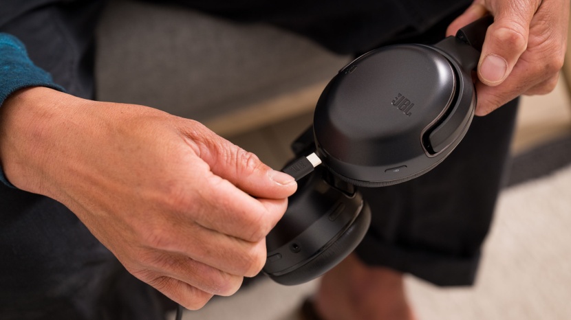 jbl tour one m2 - we appreciate the tour one m2's long battery life.