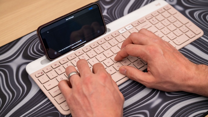 wireless keyboard - keyboards with built-in docking stations, like the logitech k585...