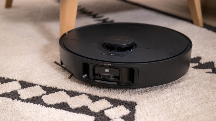 the dreame x40 ultra has advanced ai object avoidance.