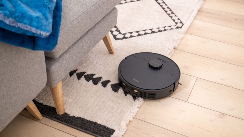 dreame x40 ultra - the dreame x40 ultra looks normal enough for a robot vacuum. but...