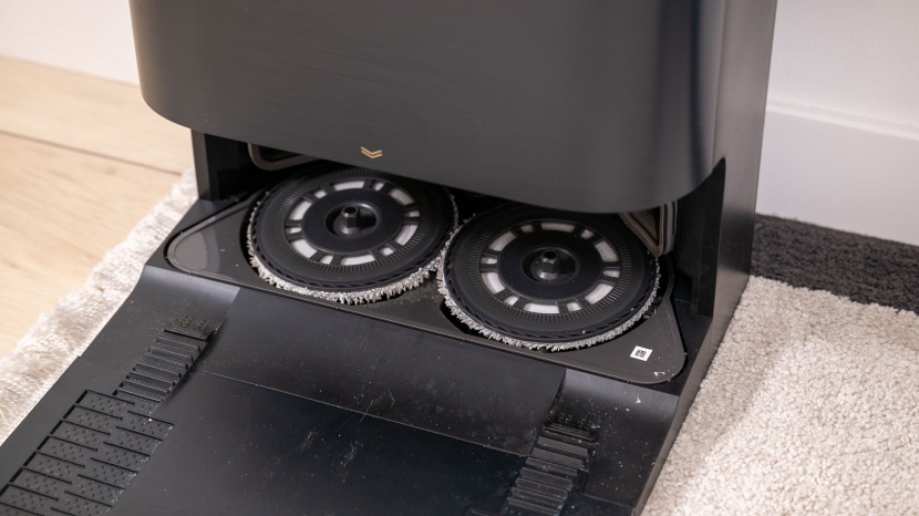 robot vacuum - the dreame leaves the mop pads behind when not in use.