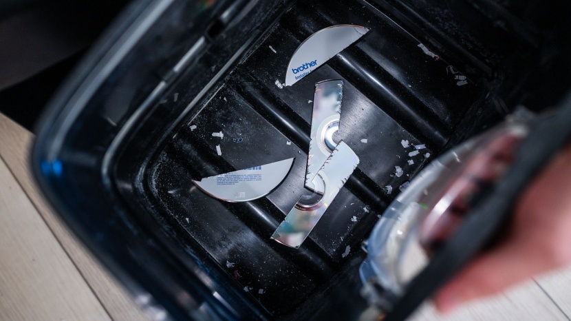 amazon basics 8 sheet micro cut - the basics has no problem dicing up old cds that may contain...