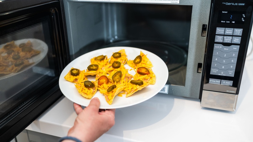 microwave - larger microwaves can easily accomodate standard dinner plates and...