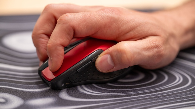 tecknet 2.4g wireless mouse - though the buttons are easy to press down on this mouse, they cannot...