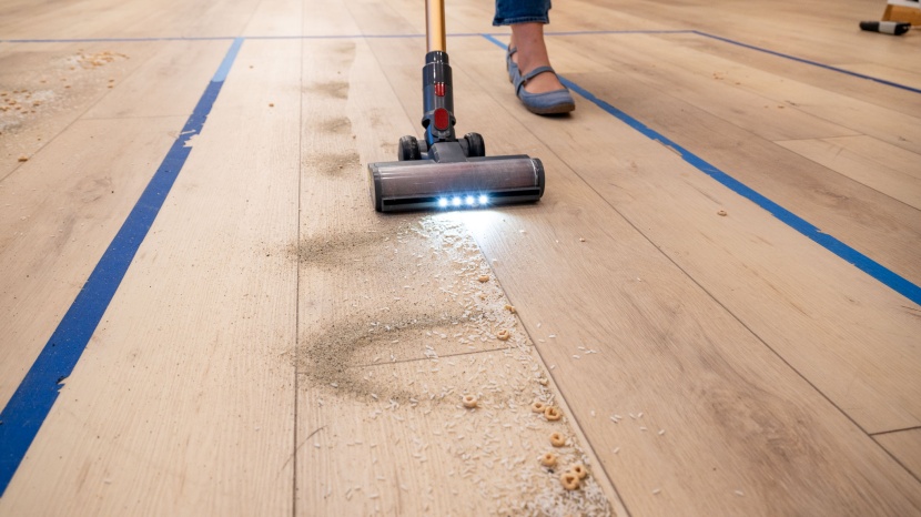 smoture vac01 - the smoture vac01 did a decent job vacuuming messes, though we found...