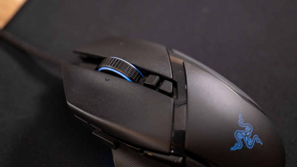 gaming mouse - if you want a mouse that can do it all, choose one with a medium...