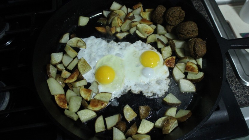 cast iron skillet - this 15&quot; skillet from amazon is great for large meals; however, its...