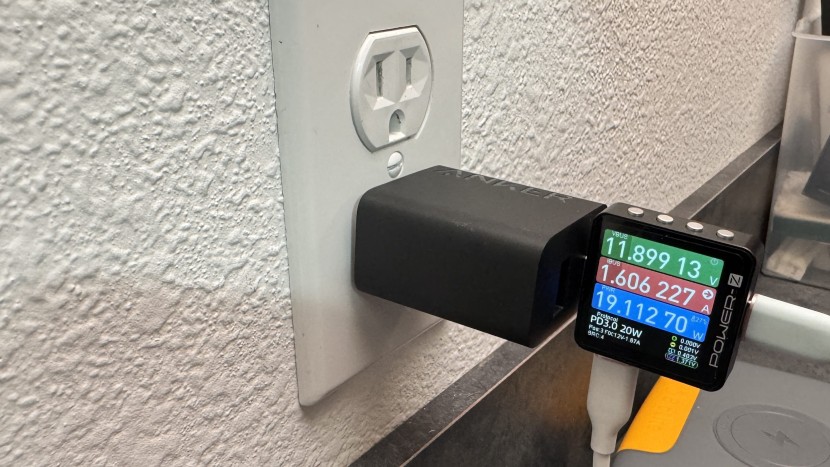 despite its affordable price, the anker a2348 20w doesn't skimp on...