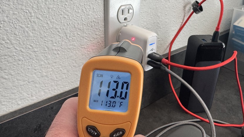this anker powerport elite 2 stayed very cool even under a maximum...