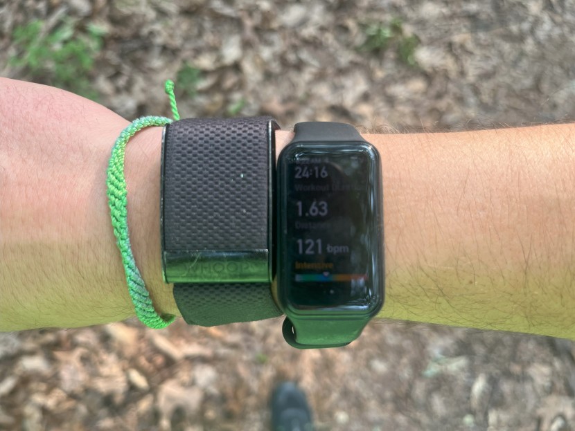 amazfit band 7 - even on a shady trail run with max screen brightness data on the...
