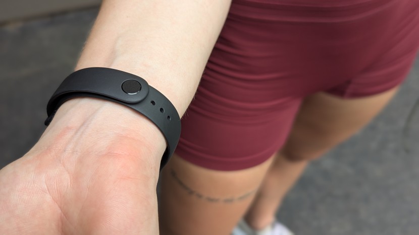 amazfit band 7 - the snap-button band leaves a little to be desired, but it is still...