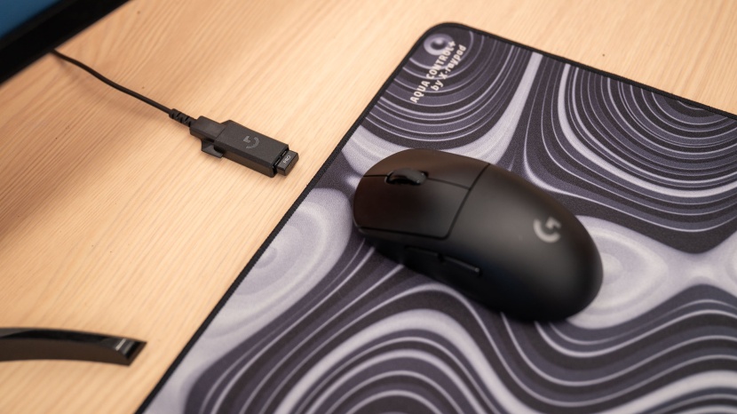logitech g pro - plugging in the usb charger gives the g pro an ever-so-slight boost...