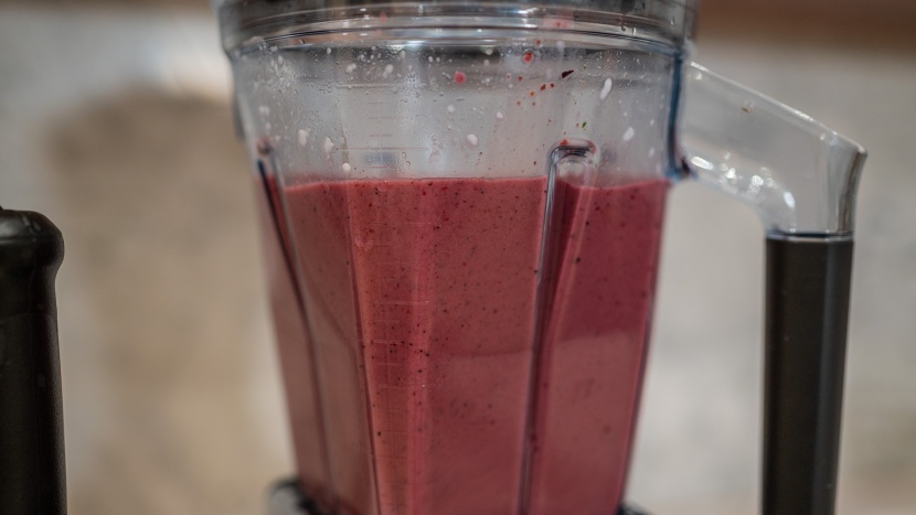 vitamix ascent x2 - the ascent x2 pulverized the berry blend into a smooth consistency.
