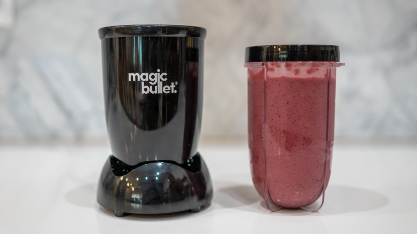 nutribullet magic bullet - buttons? what buttons? nothing to see here. the multiple blending...