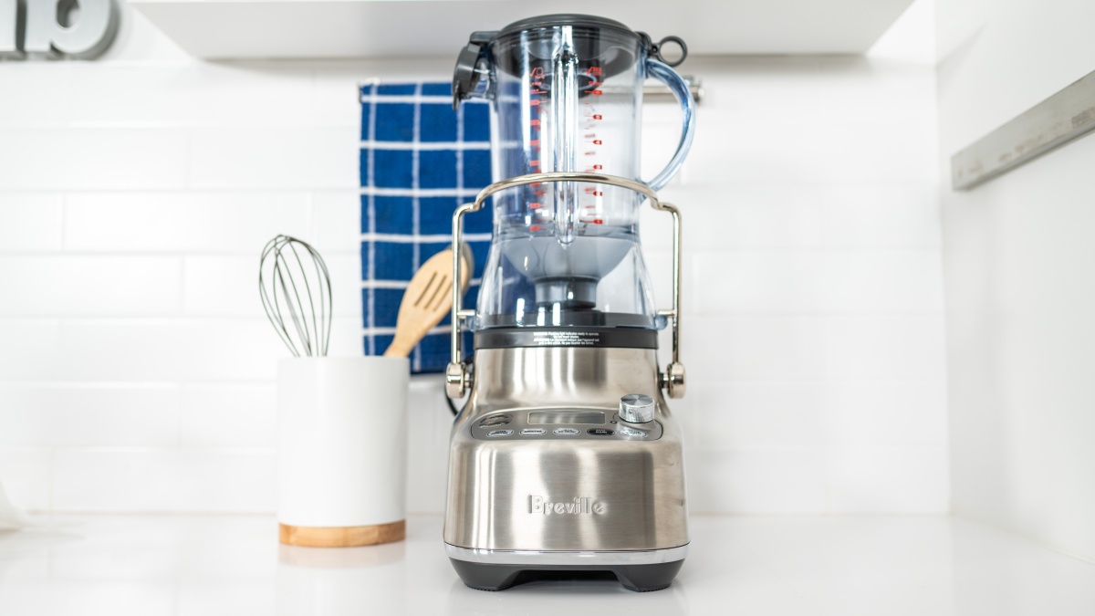 Breville 3X Bluicer Pro Review (The Breville 3X Bluicer Pro is a multiuse machine that can blend and juice among the best.)