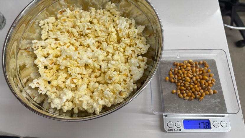 farberware 700w 0.7 cu ft - the  farberware&#039;s popcorn setting was pretty wasteful, leaving far...