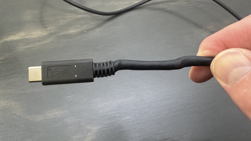 the usb-if certified cable matters option showed internal bending...